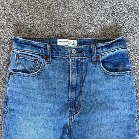 Abercrombie & Fitch 90's Slim Straight Ultra High Rise - Size 27/4s - Picture 3 of 4